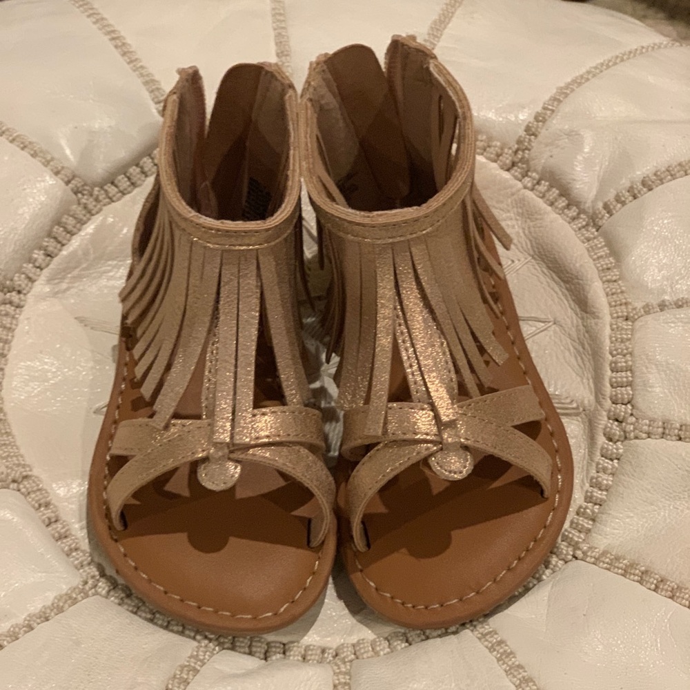 NEW Gap toddler metallic girls fringe sandal sz7
